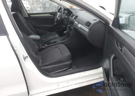 2013 Volkswagen Passat S z USA, uszkodzony, nr VIN 1VWAP7A32DC033648